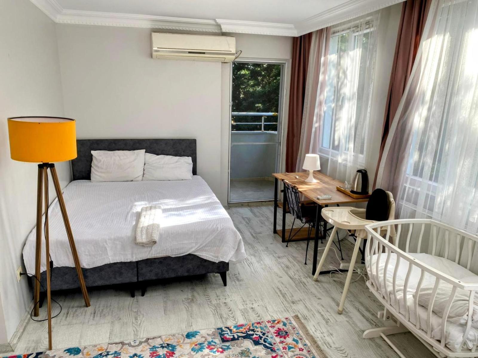 Ahmet Teacher Hotel,6 Minutes From The Airport Arnavutkoy Екстер'єр фото