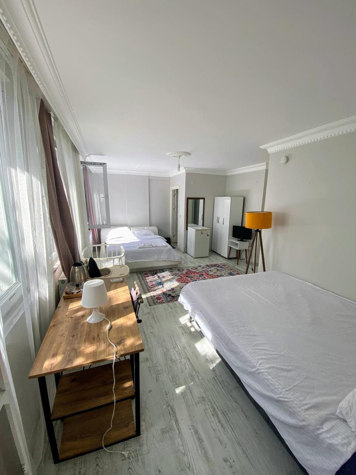 Ahmet Teacher Hotel,6 Minutes From The Airport Arnavutkoy Екстер'єр фото